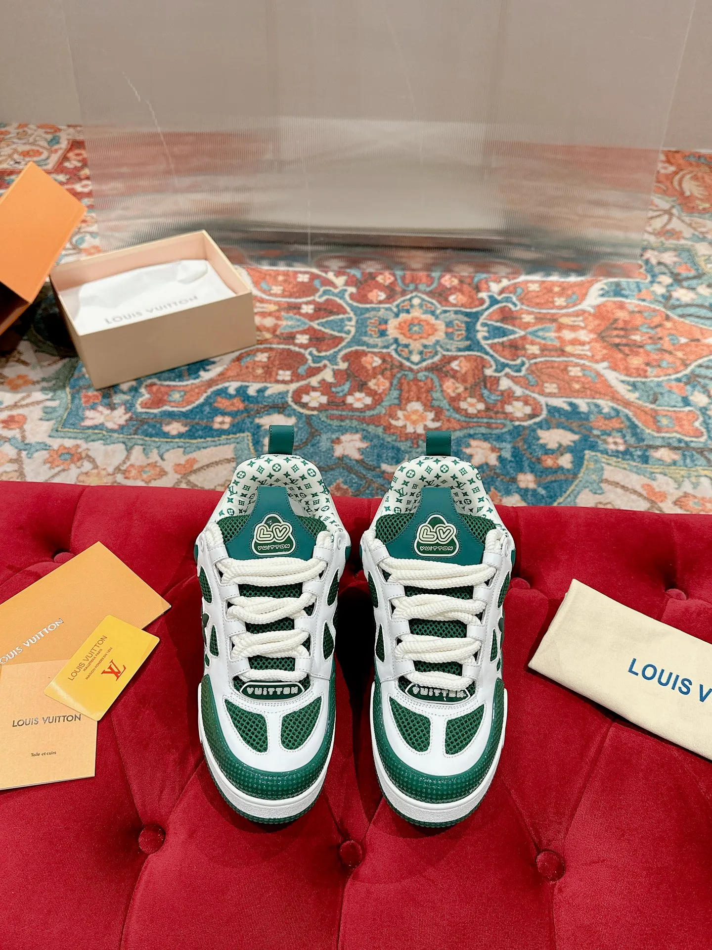 👟👟Ex-factory price 800👟👟 Louis Vuiton·Louis Vuitton🍀 🍀 LV Skate series bread shoes-skateboard shoes-basketball shoes-casual sports shoes top version🔝original purchase, development and production👍🏻[Fireworks] LV Skate has continued The View professional skateboard shoes since 2020. This style continues the fat version of the 90s. Designers added playful touches such as an open mesh tongue and exaggerated laces that pay homage to Axion, es and DC. Unlike your typical skate shoe, this LVSK8 sneaker is made from nubuck leather with TPU trim and Monogram texture. Finally, there are the logos on the heel and tongue as well as the floral pattern on the side. ☑️ Fabric: Original customized first-layer cowhide + breathable mesh ☑️ Lining: Original imported breathable mesh ☑️ Size: Female 35-40 Male 39-44 (Female 40, Male 45.46 customized, non-refundable)
